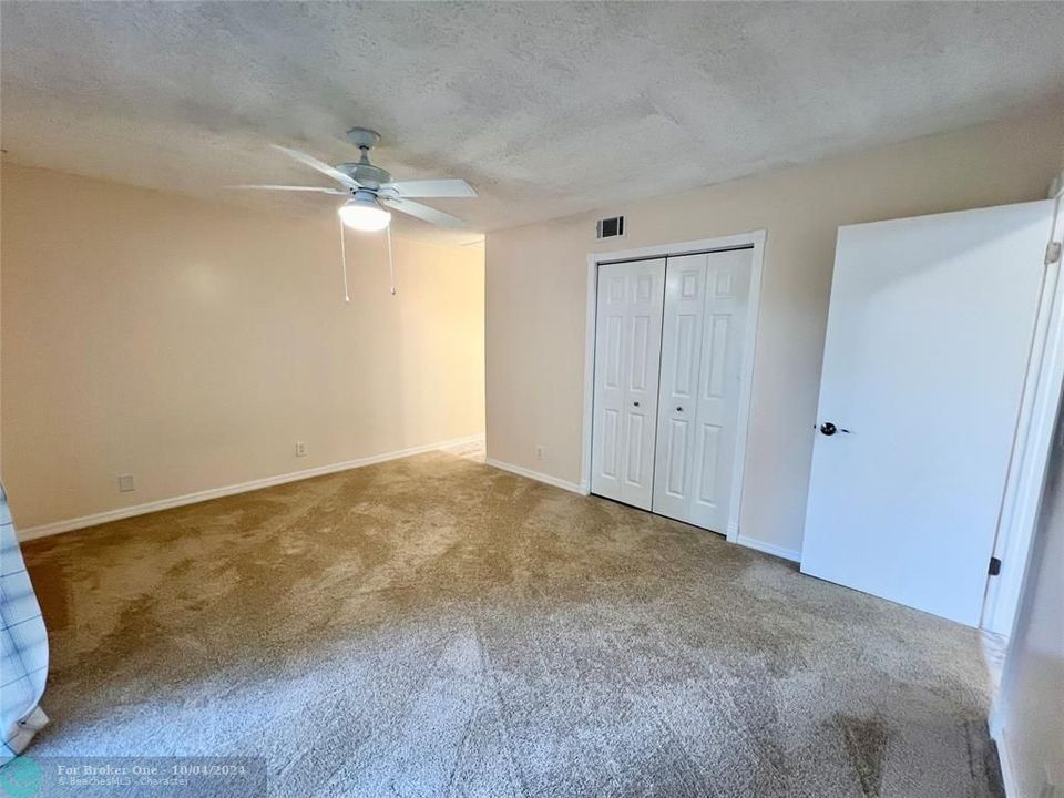 For Sale: $274,900 (2 beds, 2 baths, 1230 Square Feet)