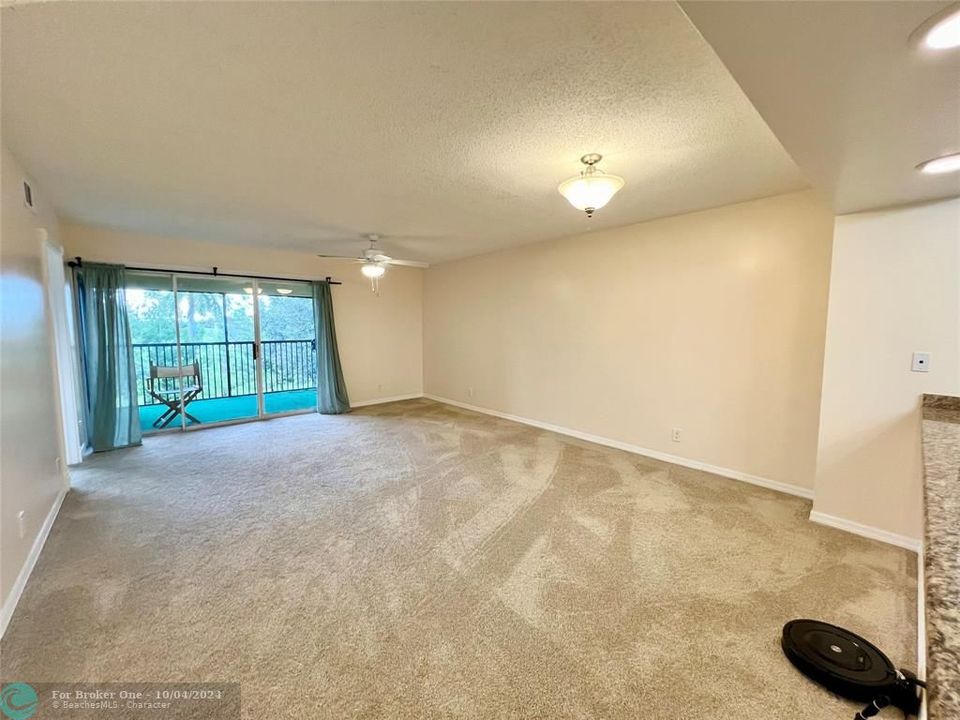 For Sale: $274,900 (2 beds, 2 baths, 1230 Square Feet)