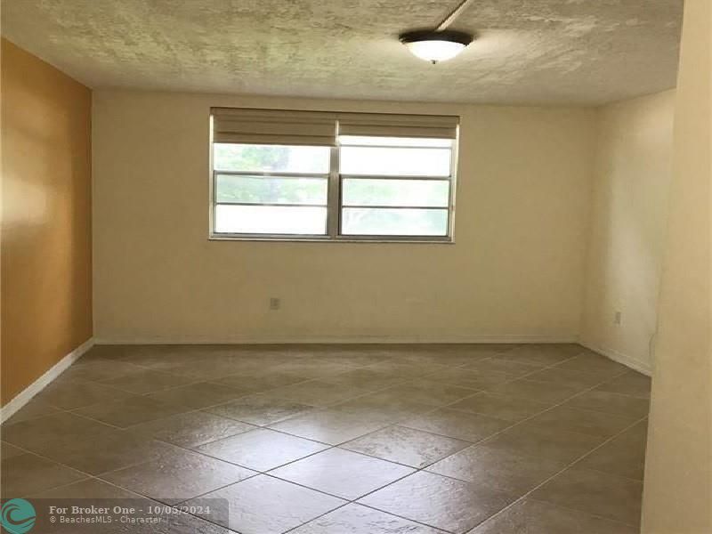 For Rent: $1,500 (1 beds, 1 baths, 943 Square Feet)