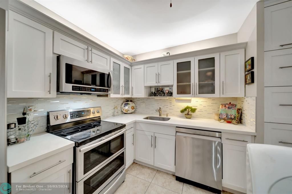 For Sale: $179,000 (2 beds, 2 baths, 1241 Square Feet)