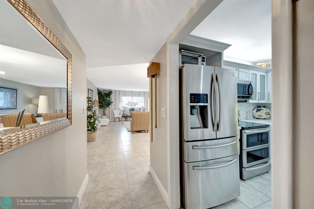 For Sale: $179,000 (2 beds, 2 baths, 1241 Square Feet)