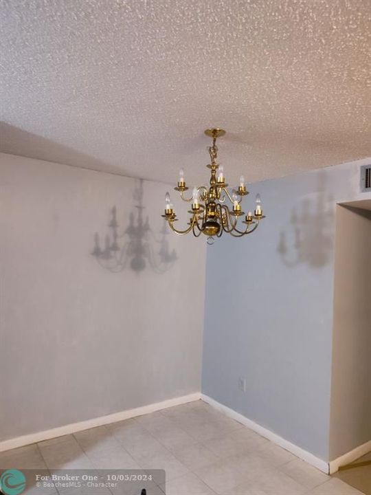 For Rent: $2,000 (2 beds, 1 baths, 841 Square Feet)