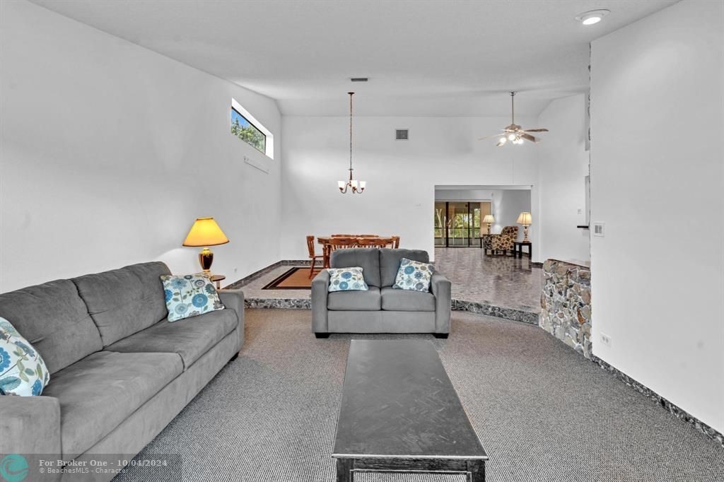 For Sale: $488,900 (2 beds, 2 baths, 1944 Square Feet)