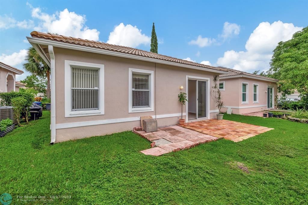 For Sale: $440,000 (3 beds, 2 baths, 1285 Square Feet)