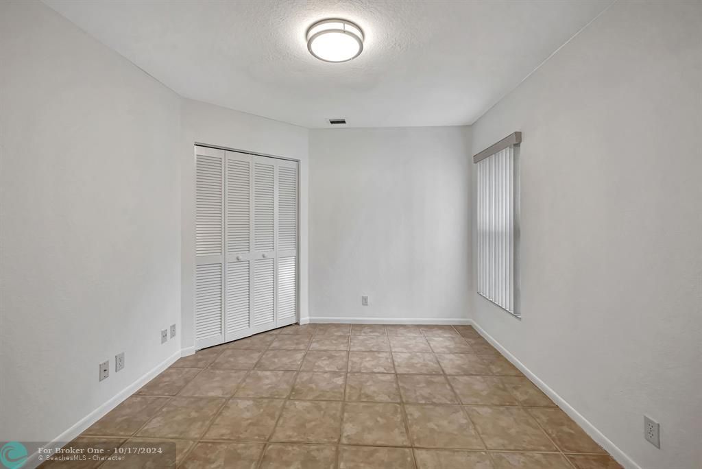 For Sale: $440,000 (3 beds, 2 baths, 1285 Square Feet)