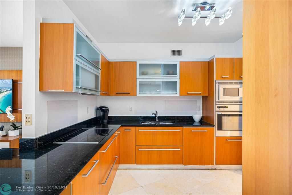 For Rent: $11,800 (2 beds, 2 baths, 1658 Square Feet)