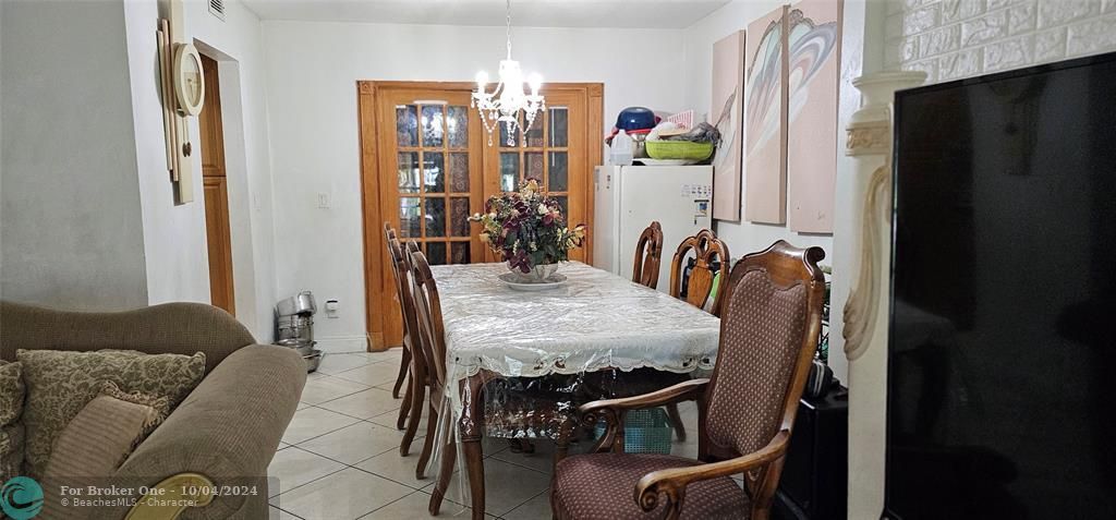 En Venta: $480,000 (5 camas, 2 baños, 1684 Pies cuadrados)