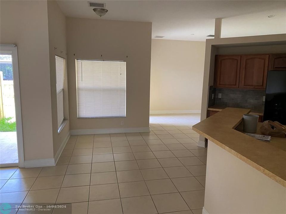 For Rent: $2,300 (3 beds, 2 baths, 2065 Square Feet)