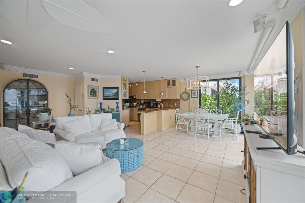 For Sale: $600,000 (2 beds, 2 baths, 1424 Square Feet)