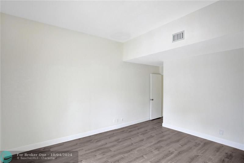 For Rent: $5,000 (3 beds, 2 baths, 1800 Square Feet)