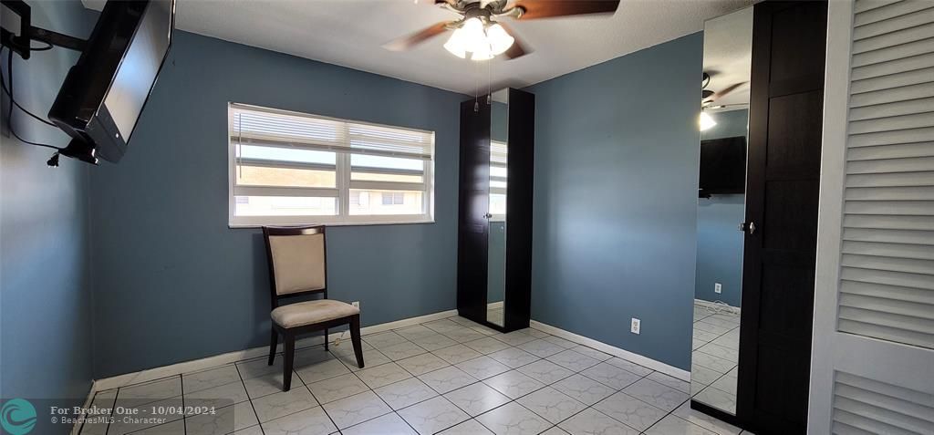 For Sale: $169,999 (2 beds, 1 baths, 840 Square Feet)