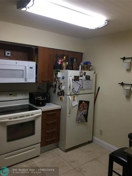 For Rent: $1,750 (1 beds, 1 baths, 768 Square Feet)