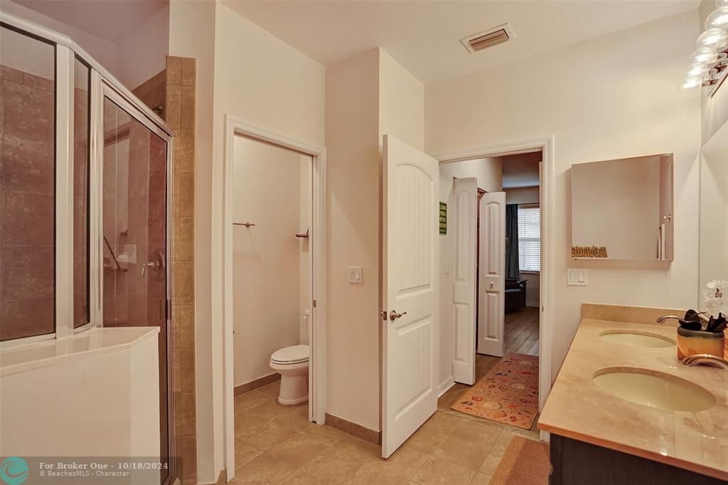 For Sale: $475,000 (3 beds, 2 baths, 1911 Square Feet)