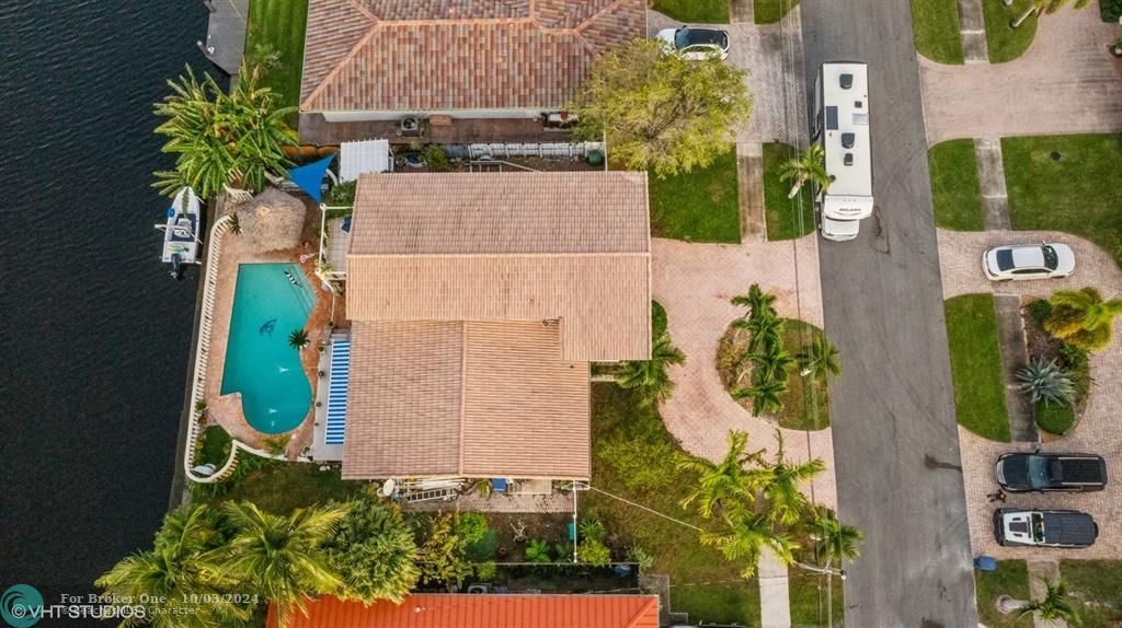 En Venta: $1,249,000 (4 camas, 3 baños, 2355 Pies cuadrados)