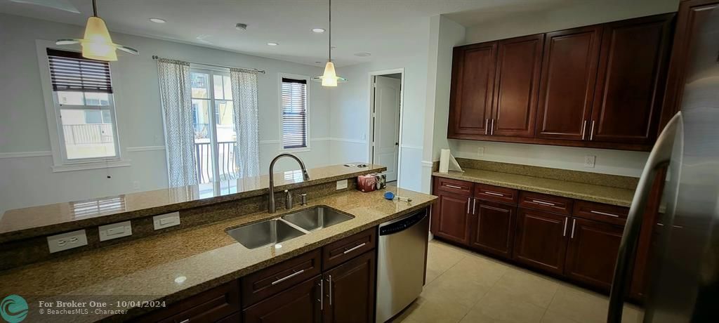 For Rent: $3,995 (3 beds, 3 baths, 2782 Square Feet)