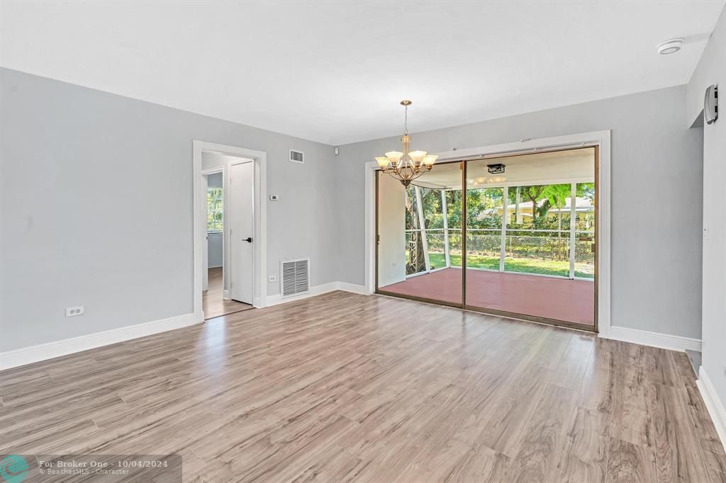 For Sale: $588,900 (3 beds, 2 baths, 1555 Square Feet)