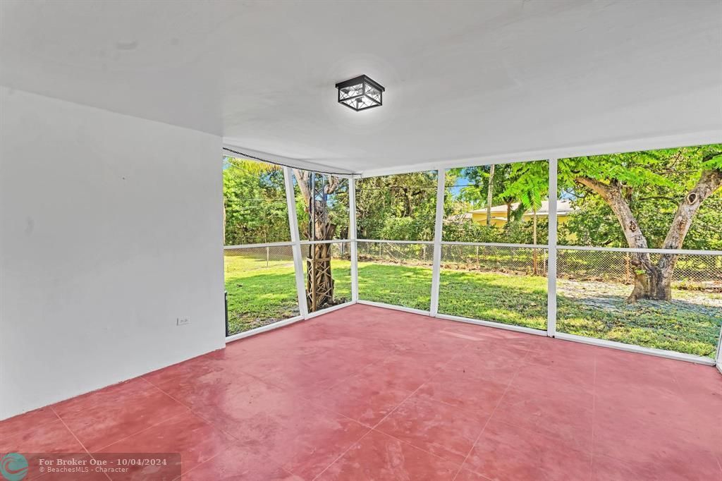 For Sale: $588,900 (3 beds, 2 baths, 1555 Square Feet)