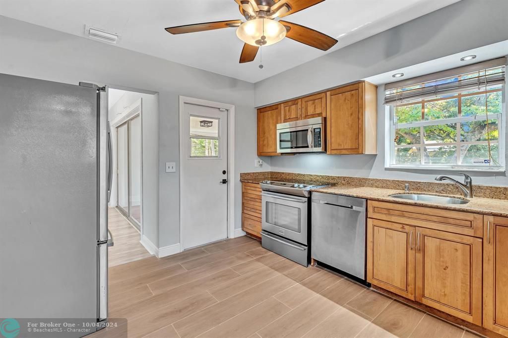 For Sale: $588,900 (3 beds, 2 baths, 1555 Square Feet)