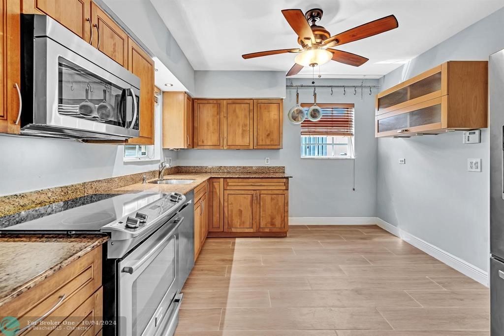 For Sale: $588,900 (3 beds, 2 baths, 1555 Square Feet)