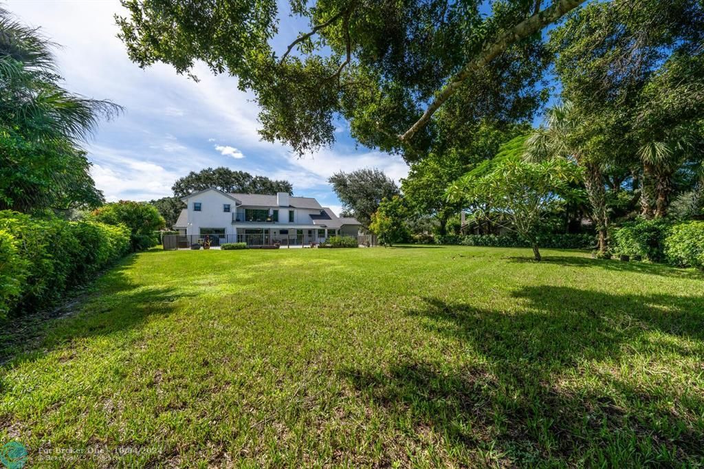 For Sale: $1,700,000 (5 beds, 3 baths, 3807 Square Feet)