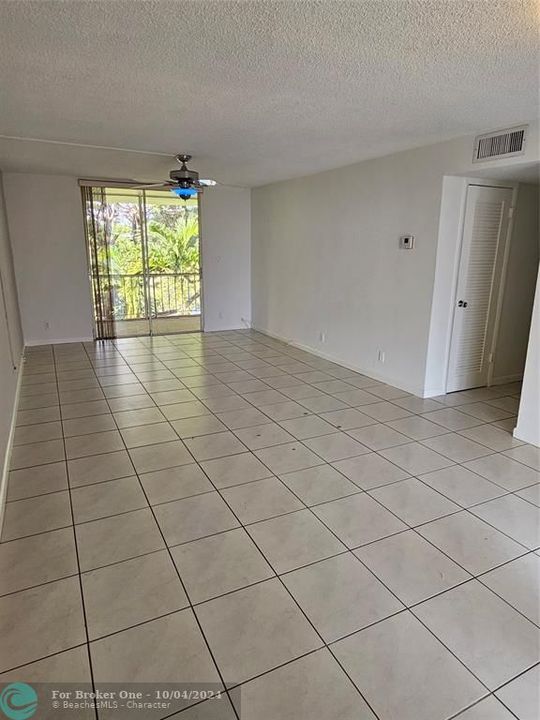 For Rent: $2,100 (2 beds, 2 baths, 1042 Square Feet)