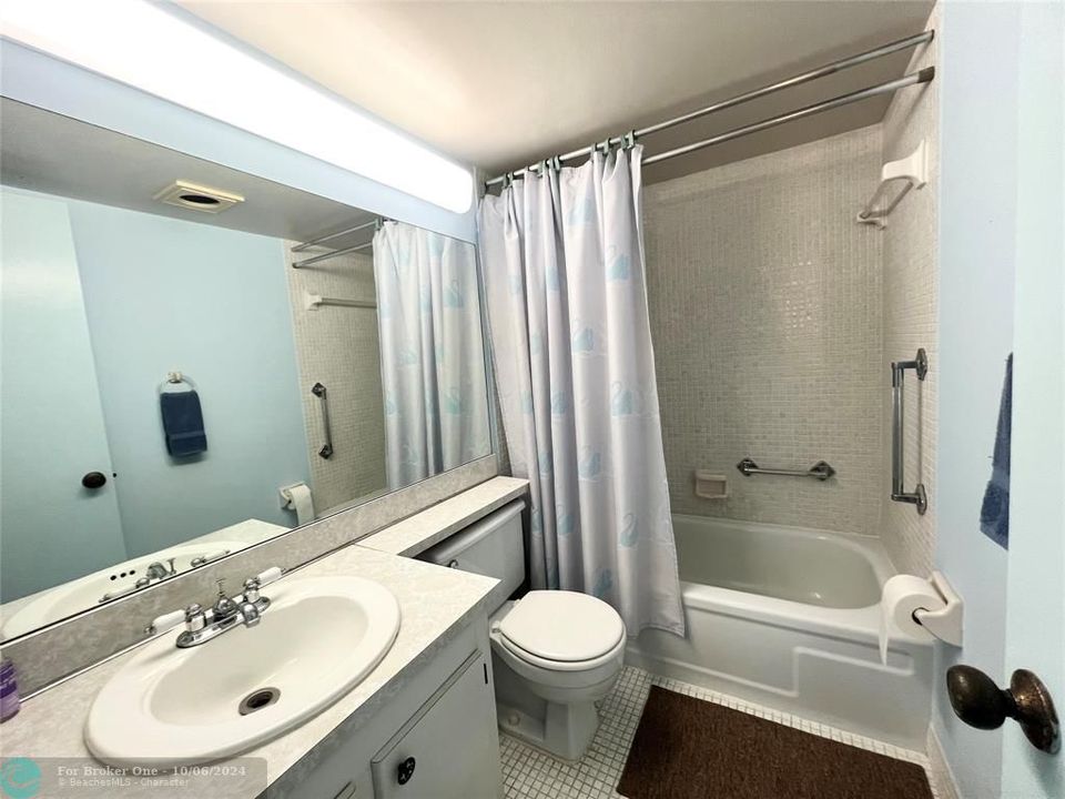 For Sale: $142,000 (2 beds, 2 baths, 920 Square Feet)