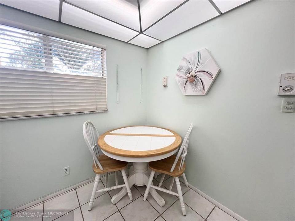 For Sale: $142,000 (2 beds, 2 baths, 920 Square Feet)