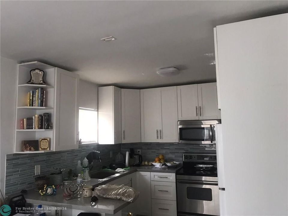 For Sale: $1,495 (1 beds, 1 baths, 550 Square Feet)