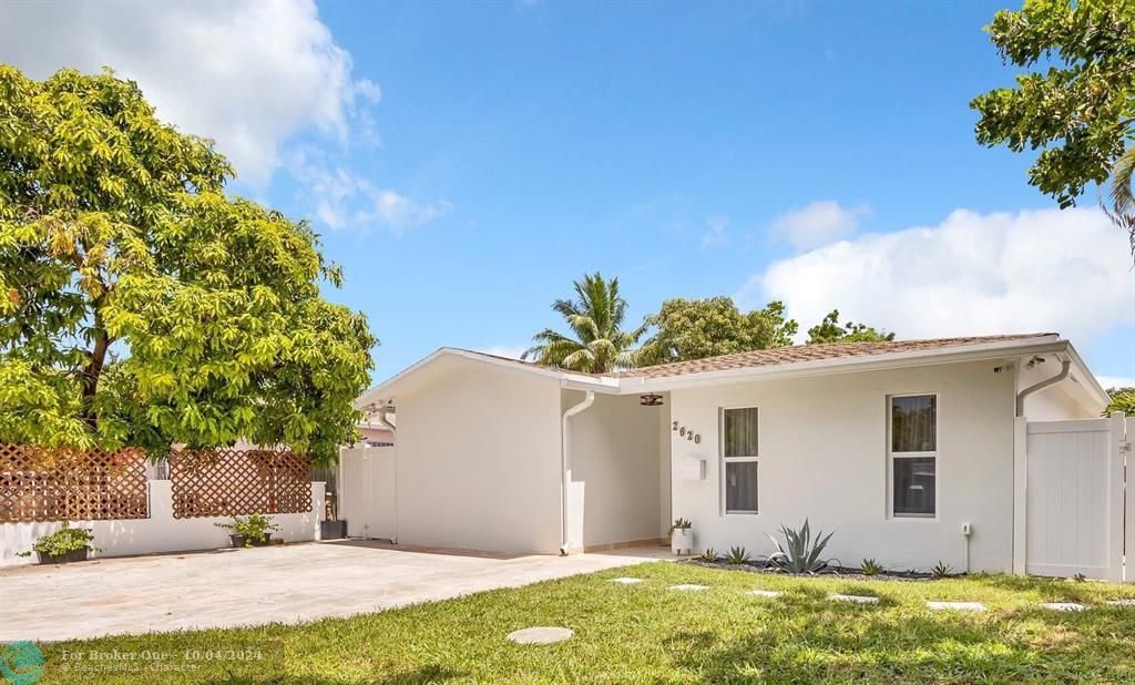 For Sale: $725,000 (4 beds, 2 baths, 2080 Square Feet)