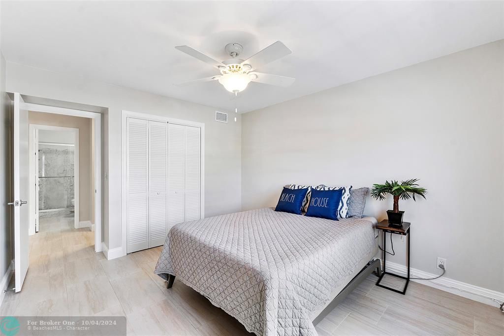 For Sale: $425,000 (2 beds, 2 baths, 1200 Square Feet)