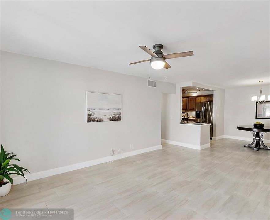 For Sale: $425,000 (2 beds, 2 baths, 1200 Square Feet)