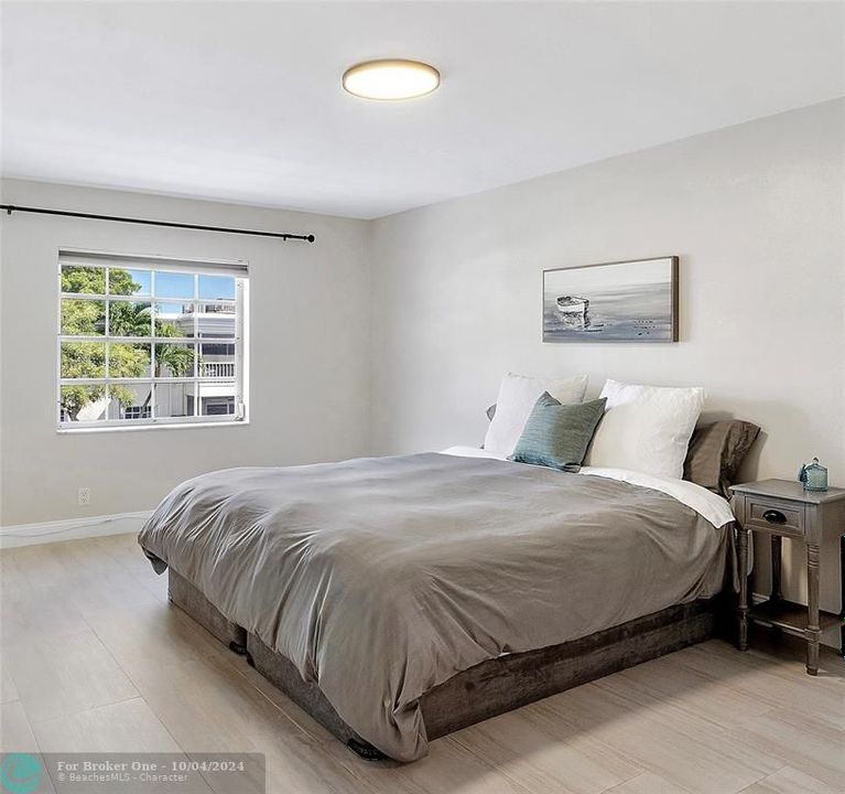 For Sale: $425,000 (2 beds, 2 baths, 1200 Square Feet)