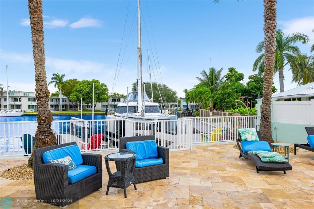 For Sale: $6,995,000 (4 beds, 4 baths, 5166 Square Feet)