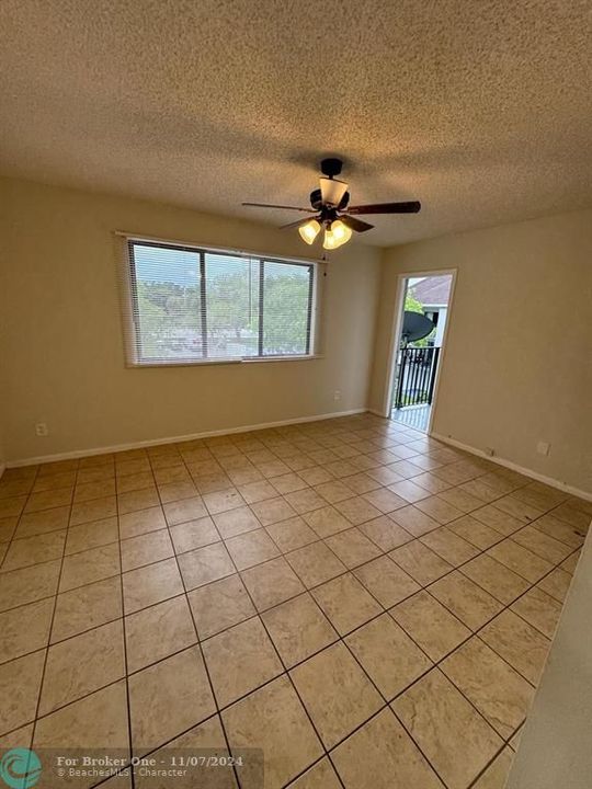 For Rent: $2,300 (3 beds, 2 baths, 1263 Square Feet)