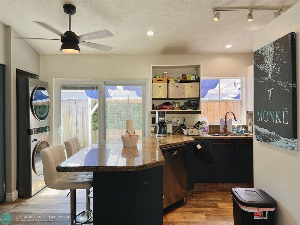 For Sale: $575,000 (4 beds, 2 baths, 1402 Square Feet)