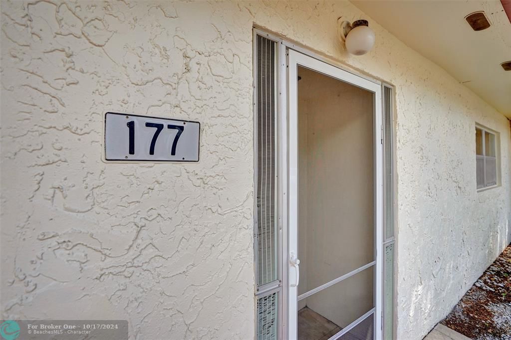 For Sale: $150,000 (2 beds, 2 baths, 1021 Square Feet)