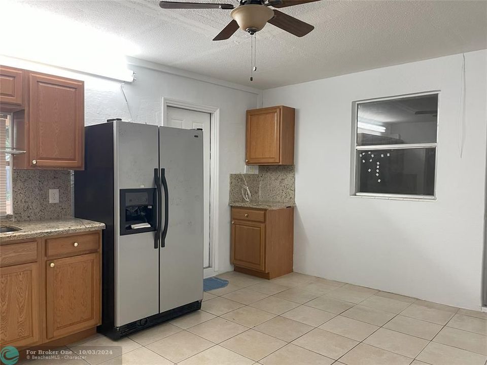 For Sale: $328,000 (2 beds, 1 baths, 1178 Square Feet)