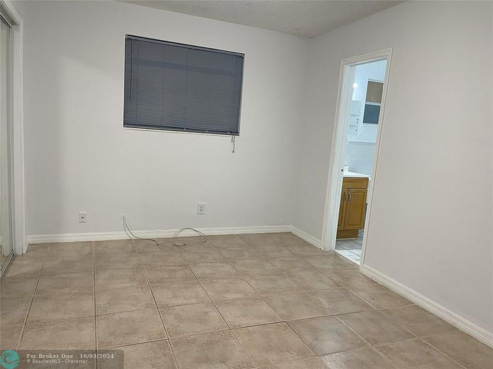 For Sale: $328,000 (2 beds, 1 baths, 1178 Square Feet)