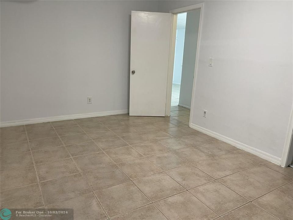 For Sale: $328,000 (2 beds, 1 baths, 1178 Square Feet)