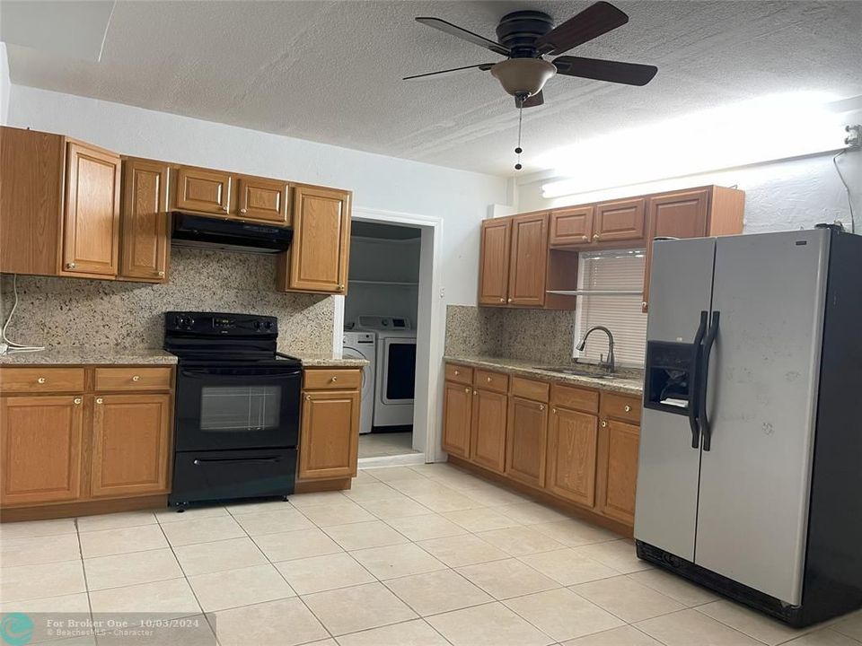 For Sale: $328,000 (2 beds, 1 baths, 1178 Square Feet)