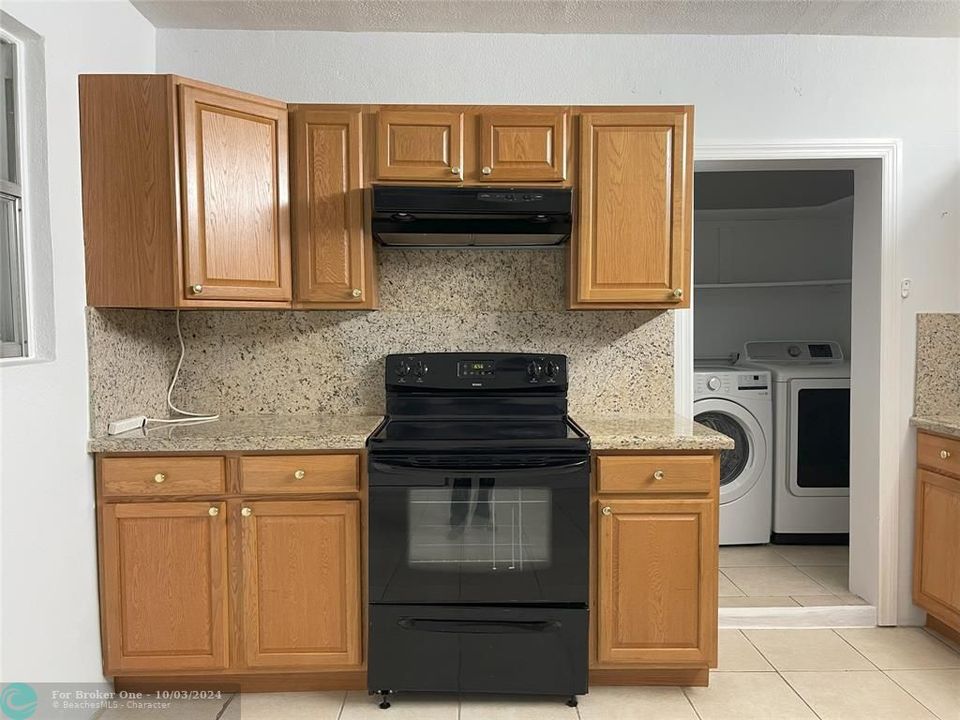 For Sale: $328,000 (2 beds, 1 baths, 1178 Square Feet)