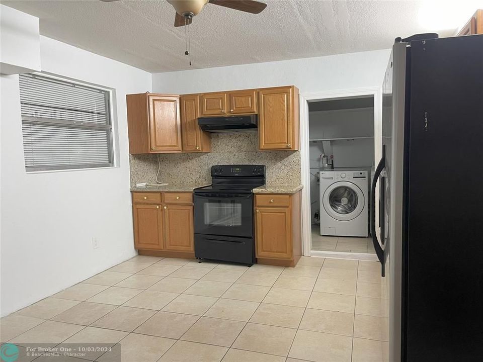 For Sale: $328,000 (2 beds, 1 baths, 1178 Square Feet)