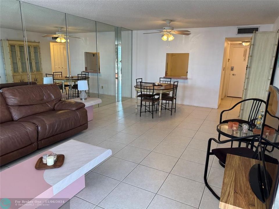 For Rent: $2,500 (2 beds, 2 baths, 1144 Square Feet)