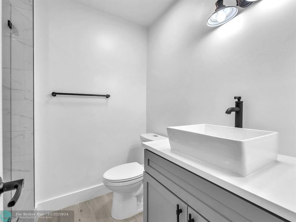 For Sale: $375,000 (2 beds, 2 baths, 1299 Square Feet)