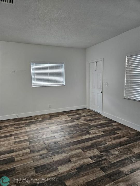 For Sale: $2,300 (2 beds, 1 baths, 1767 Square Feet)