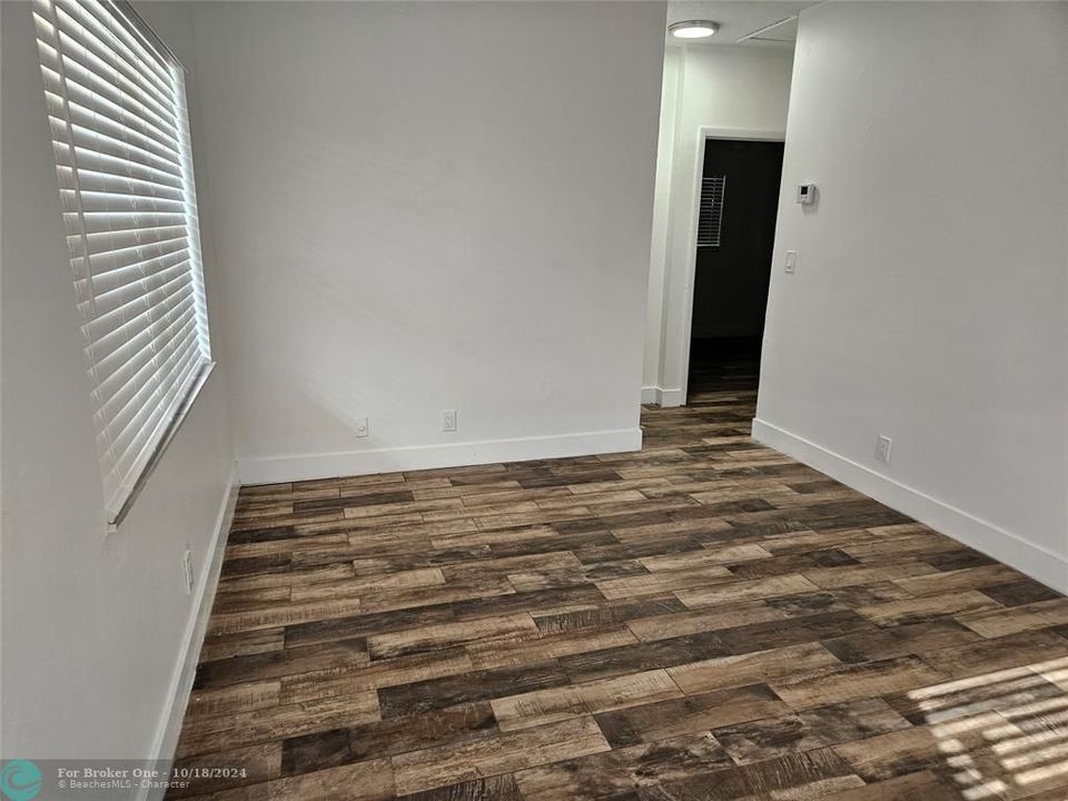 For Sale: $2,300 (2 beds, 1 baths, 1767 Square Feet)