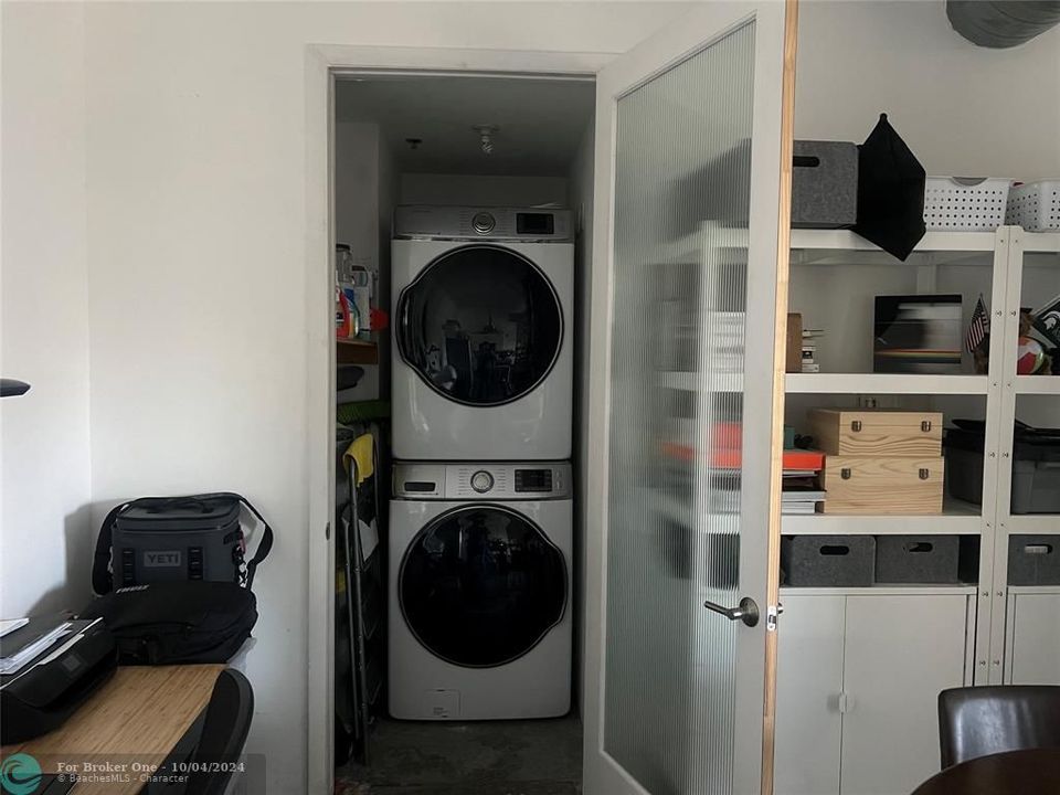 For Rent: $2,900 (2 beds, 2 baths, 963 Square Feet)