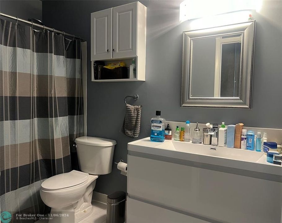 For Rent: $2,900 (2 beds, 2 baths, 963 Square Feet)