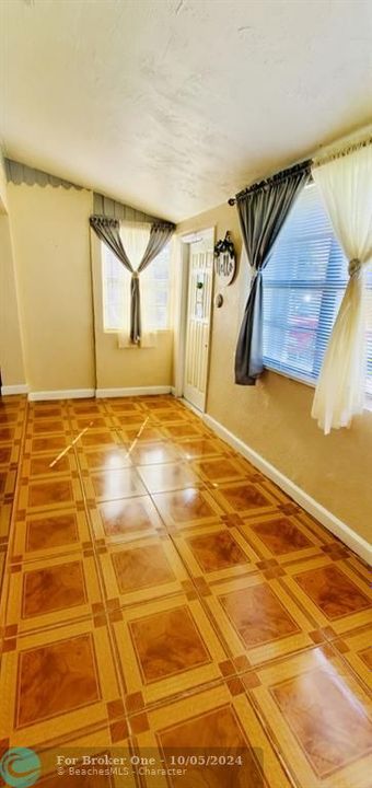 En Venta: $510,000 (3 camas, 1 baños, 1168 Pies cuadrados)