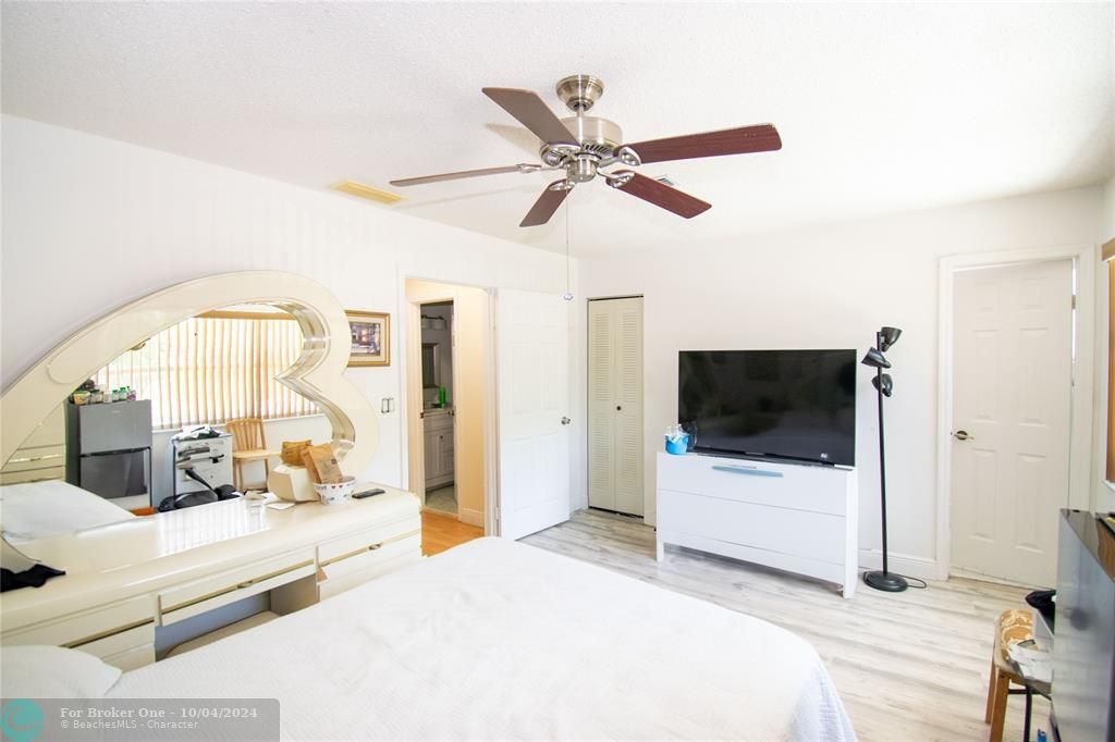 For Sale: $387,500 (3 beds, 2 baths, 1567 Square Feet)